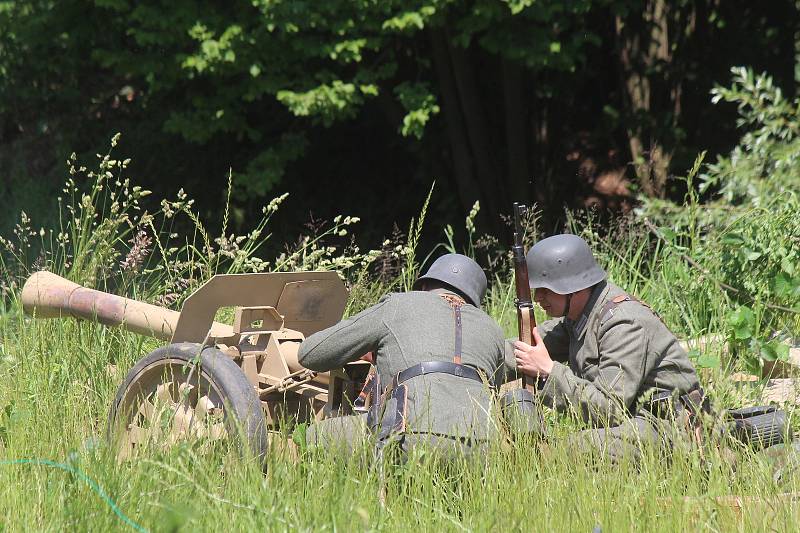 Klub vojenské historie Markland ve Skalici nad Svitavou uspořádal rekonstrukci bitvy mezi Rudou armádou a německými vojáky.