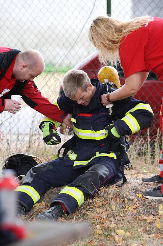 Doubravičtí hasiči pořádali druhý ročník soutěže TFA. Nejtvrdší hasič přežije. Závodila padesátka mužů a čtrnáct žen.