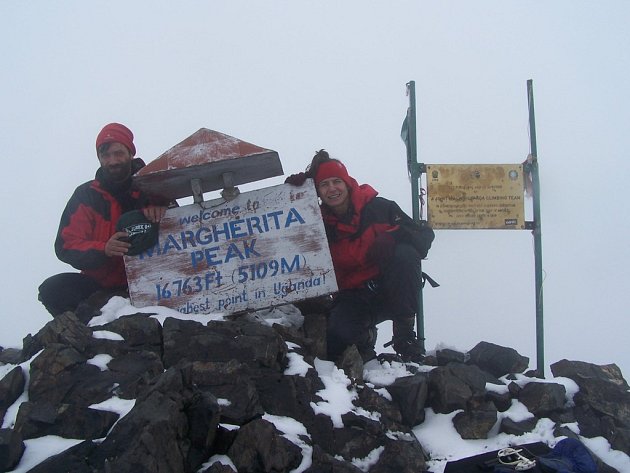 Zdolat Margherita Peak, který je se svou výškou 5109 metrů  nejvyšším vrcholem Ugandy a Konga, bylo náročné. 