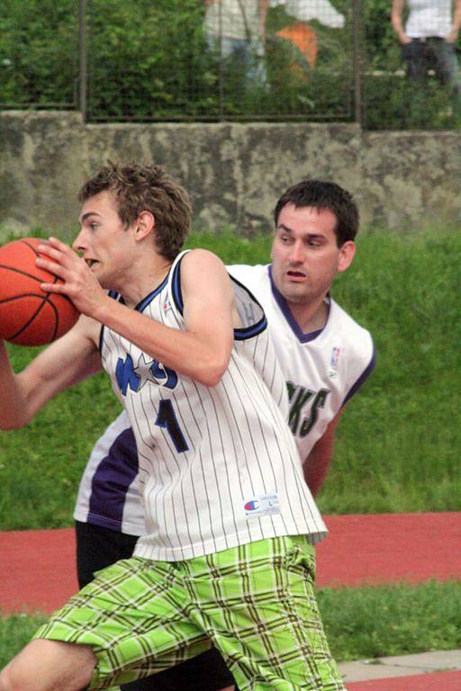 Street4Street. Na Blanensku není většího streetbalového turnaje. V neděli se na hřišti při základní škole Dvorská dočkal už svého sedmnáctého pokračování.