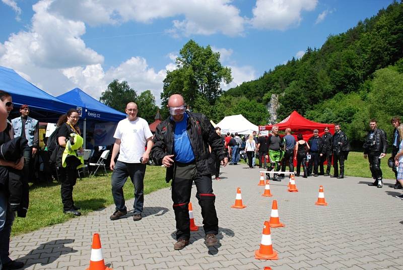 Preventivní akce Nežij vteřinou u areálu Sloupsko-šošůvských jeskyní.