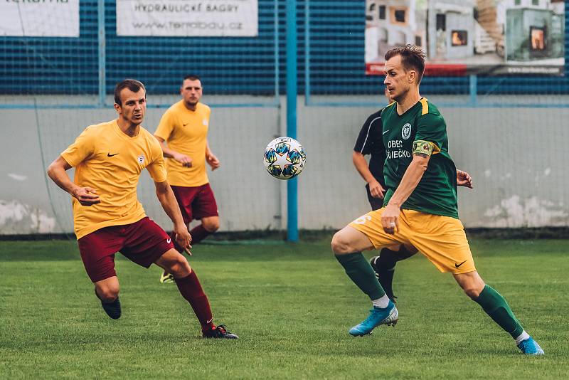 Fotbalisté Ráječka (v zeleném) zdolali brněnskou Spartu 3:0.