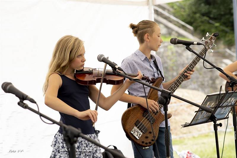 Promenádní koncert v Boskovicích. Hraje kapela Ňufáci.