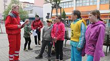 Okresního kola soutěže mladých zdravotníků se v Blansku zúčastnilo šest družstev starších žáků a čtyři mladších žáků.