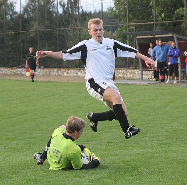 Fotbalisté Lipovce zlobili i ve třetím pohárovém zápase, přes favorizované Blansko ale nakonec nepřešli. 