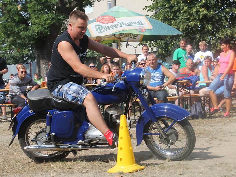 V Jedovnicích se v sobotu uskutečnil už pátý Jawa motosraz.