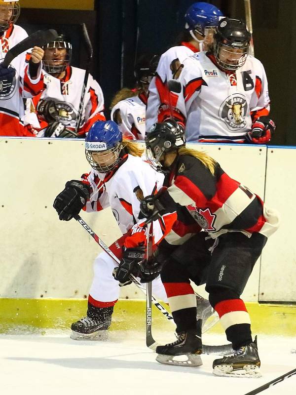 V přátelských zápasech porazily hokejistky HC Cherokees Blansko výběr Kanady 5:4 po samostatných nájezdech a 9:2.