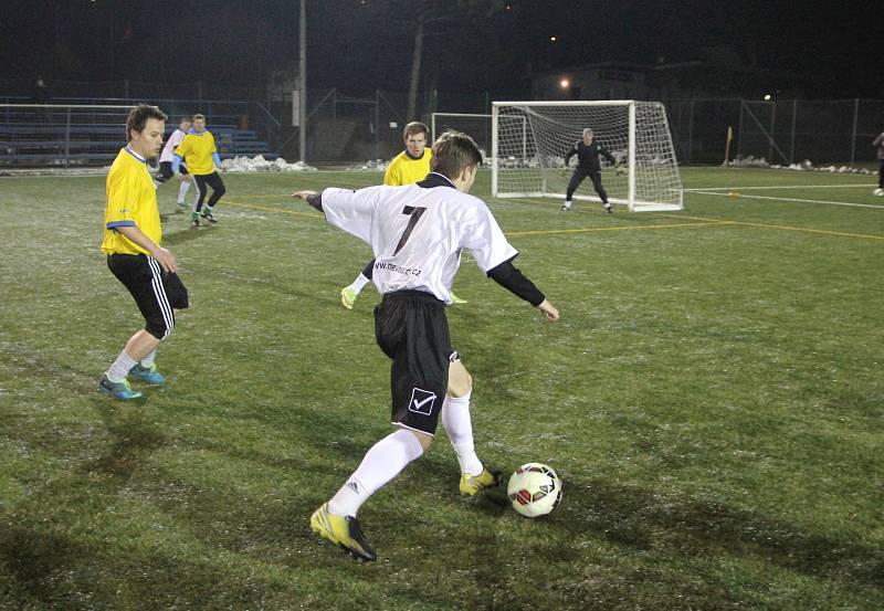 Výsledkem 4:4 skončilo přátelské utkání Blanenska s Olomoucí v Boskovicích. Za domácí výběr nastoupili ostřílení borci Paděra nebo Preč i nováčci. Hosté měli jen dva hráče na střídání. Příští víkend začíná Blanensko Superligu v Jihlavě.