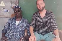 Cestovatel Filip Vítek už má za zády Senegal a Guineu Bissau na západním pobreží Afriky. Nyní je v Guinei. 