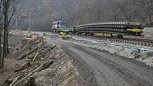 Rekonstrukce železničního koridoru mezi Brnem a Blanskem za šest miliard korun je v plném proudu (na snímku okolí tunelů mezi Bílovicemi a Babicemi nad Svitavou).