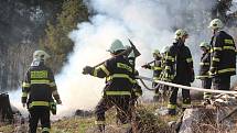 V Suchém Žlebu u obce Vilémovice na Blanensku hořela mýtina v prudkém srázu. Nedaleká rezervace Vývěry Punkvy byla v ohrožení. Požár lesa hasil i vrtulník.