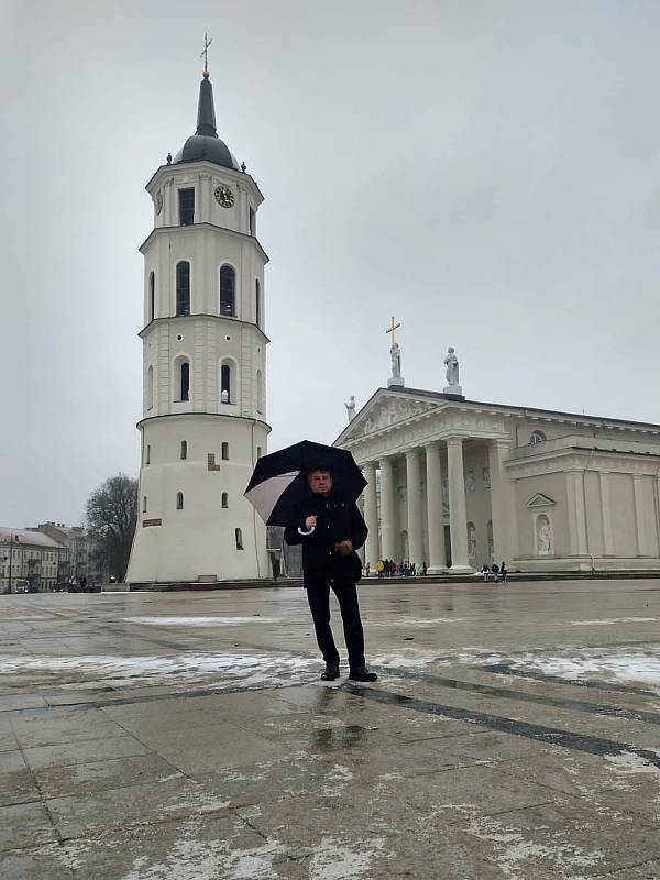 Během návštěvy Vilniusu měli studenti a litevští žáci možnost vidět to nejhezčí z hlavního města. Mezi největší zajímavosti patřily Katedrála sv. Stanislava, sídlo prezidenta, městské hradby či univerzita. Celá trasa byla nicméně trošku riskantní, protože