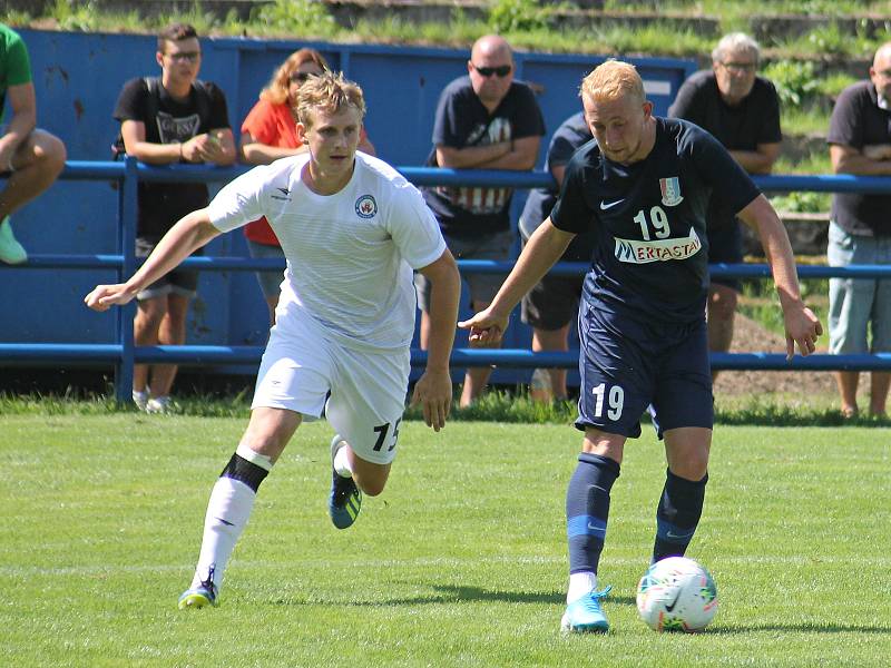 V úvodním kole nového ročníku MSFL porazil nováček FK Blansko (modré dresy) v regionálním derby tým MFK Vyškov 3:1.