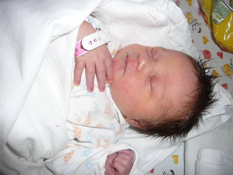  Lada Kolářová, 49 cm, 3,30 kg, 16. 5. 2010, Březina