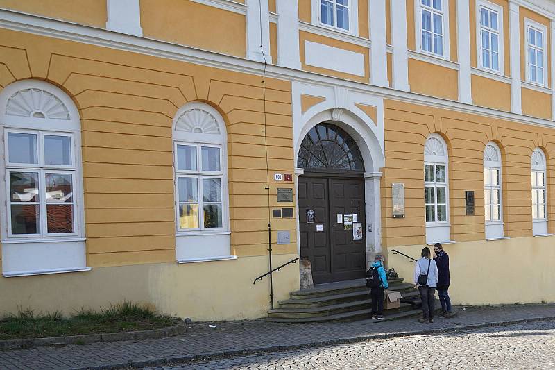 Iniciativa Zelená peřina pokračovala v úklidu kolem Boskovic.