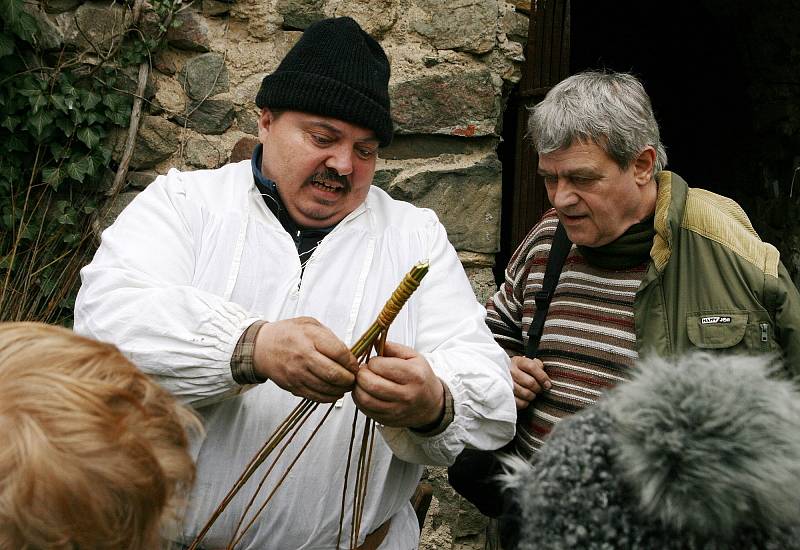 Nový hrad nedaleko Olomučan na Blanensku otevřel své brány. Turisty přilákal velikonoční jarmark.