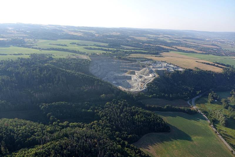 Vyzkoušejte si vzdušný kvíz. Poznáte místa na Blanensku z ptačí perspektivy, nad kterými létal adamovský paraglidista Petr Buchta?