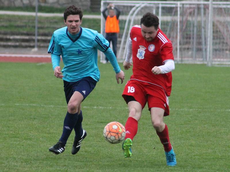 V utkání krajského přeboru fotbalisté Moravské Slavie Brno (v modrém) porazili FC Boskovice 2:0.