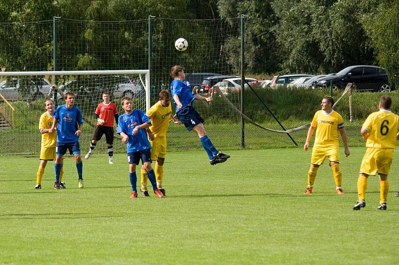 Bořitovští fotbalisté přivítali v premiéře v I. A třídě dalšího nováčka, Šaratice. A vyrovnaný zápas skončil bezgólovou remízou.