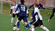Ve 12. kole divizní skupiny D vyhráli fotbalisté FK Blansko (modré dresy) v Havlíčkově Brodu 2:0.
