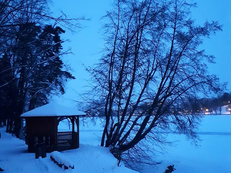 Z večerní procházky zimními Jedovnicemi. Foto: Zlatuše Odehnalová