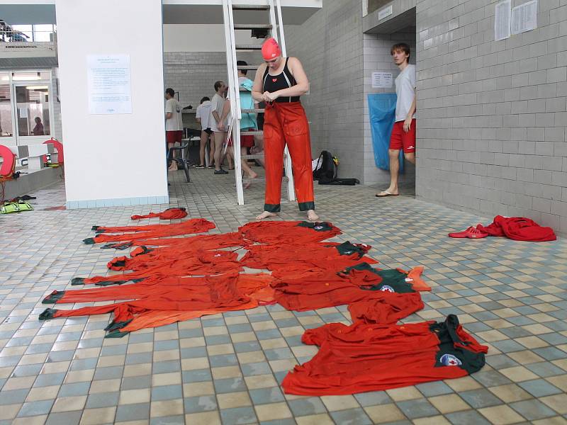UŽ PO OSMNÁCTÉ. Vodní záchranáři otestovali svoji fyzičku při závodě Blanenská dvěstěpadesátka.