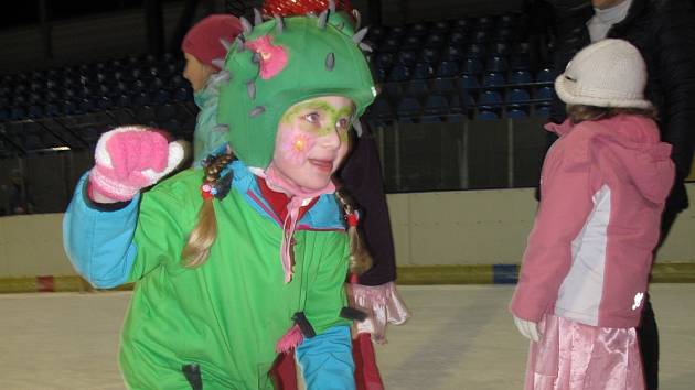 Blanenský Dům dětí a mládeže Oblázek v sobotu uspořádal druhý ročník karnevalu na ledě.