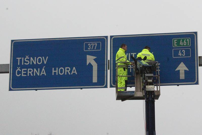 Objížďka skončila. Silničáři otevřeli nový silniční most v Černé Hoře na tahu I/43 Brno – Svitavy.