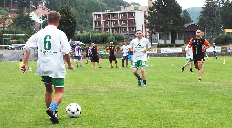 Boskovická pouť a fotbalový turnaj starších pánů k sobě neodmyslitelně patří. Už jedenáct let. Potřetí za sebou ovládl turnaj domácí výběr Nobica Boskovice, který měl ve svém středu i nejlepšího střelce Pavla Nečase.