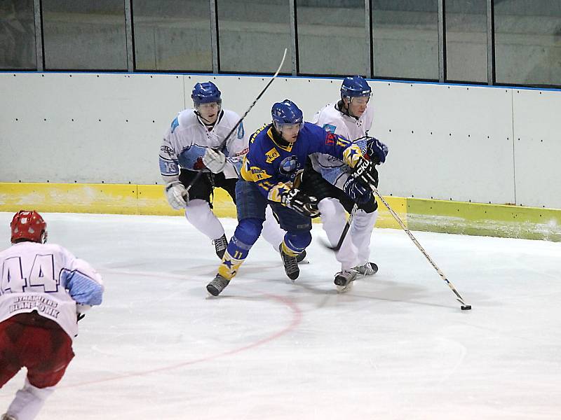 Hokejisté Blanska doma porazili Šternberk 5:2. 