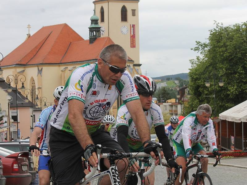 Devátá etapa Cyklotour 2013 v režii nadačního fondu Josefa Zimovčáka Na kole dětem vedla také přes Blanensko.