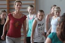 Letní semináře tance mají v areálu Vyšší odborné školy ekonomické a zdravotnické v boskovické Hybešově ulici dlouholetou tradici.