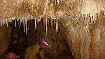 Volný prostor jeskyně Matalova Vymodlená je dlouhý asi třicet metrů a na výšku dosahuje až pěti metrů.