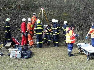 V jeskyni Nový Lopač nedaleko Ostrova u Macochy na Blanensku v sobotu po poledni v hloubce 30 metrů zkolaboval čtyřiašedesátiletý speleolog, jenž při následné záchranné akci zemřel.