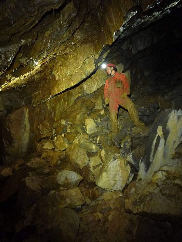 V jeskyni u Holštejna objevili dóm s krápníky.