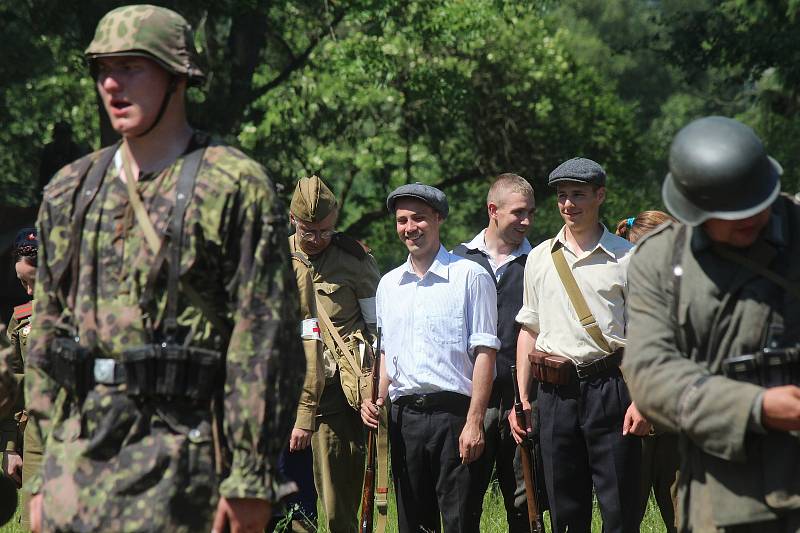 Klub vojenské historie Markland ve Skalici nad Svitavou uspořádal rekonstrukci bitvy mezi Rudou armádou a německými vojáky.