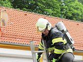 Těžkou trať zdolávali hasiči při soutěži Olé Firefighter v Olešnici