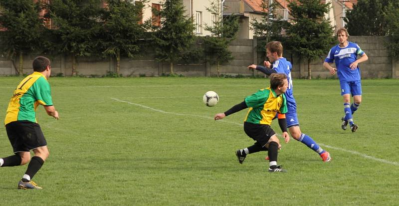 Fotbalisté Ráječka hráli v utkání s Kyjovem většinu zápasu v deseti. Přesto se nakonec radovali z remízy 1:1.