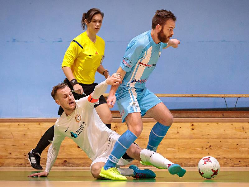 Ve futsalové divizi porazil PRO-STATIC Blansko (v bílém) San Marino Dolní Loučky 11:7.