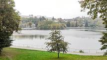 Poslední říjnový pátek a sobotu je na programu výlov největšího rybníku na Blanensku. Dvaačtyřicetihektarového Olšovce v Jedovnicích.