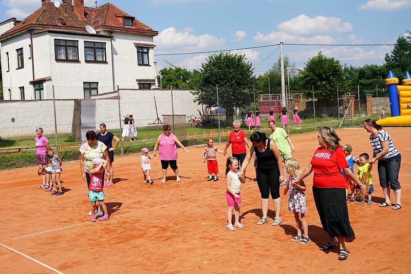 Z odhalení pamětní desky Františkovi Řepkovi ve Svitávce.