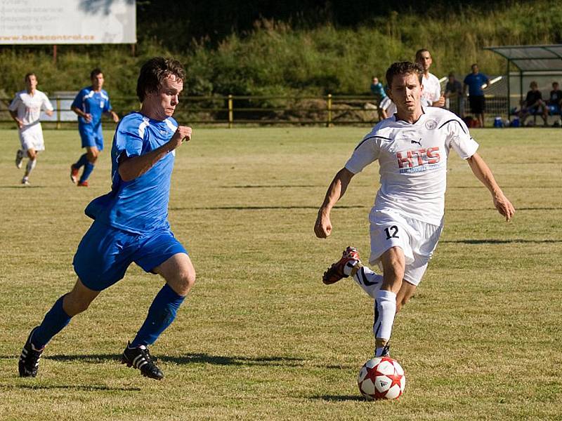 V sobotním utkání krajského přeboru si fotbalisté Aposu Blansko odbyli premiéru na nově zrekonstruovaném trávníku v Údolní ulici. Návrat na domácí půdu se jim vydařil na výbornou. Novosedly přehráli ve všech směrech a zaslouženě zvítězili 3:0.