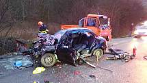 Nehoda auta a multikáry zablokovala provoz na rušné silnici mezi Blanskem a Lipůvkou.