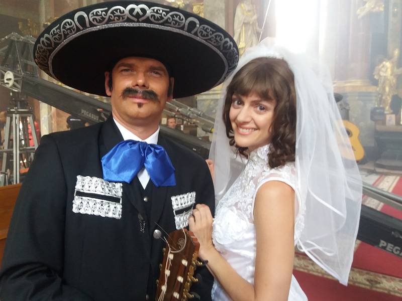 Mariachi Espuelas si zahráli průvodce. V Renčově filmu.