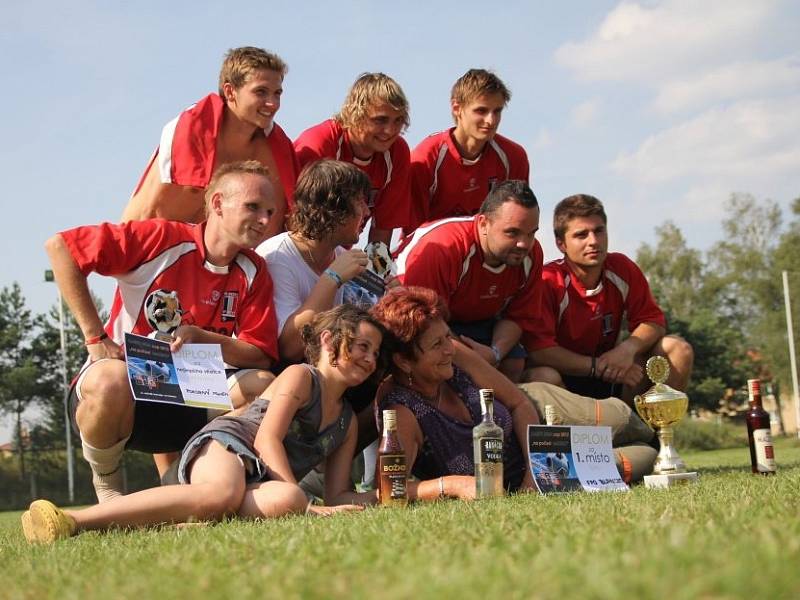 Futsalový turnaj na trávě Carpe Diem Cup vyhrál tým FPO Blansko.