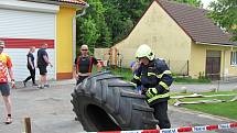 Těžkou trať zdolávali hasiči při soutěži Olé Firefighter v Olešnici