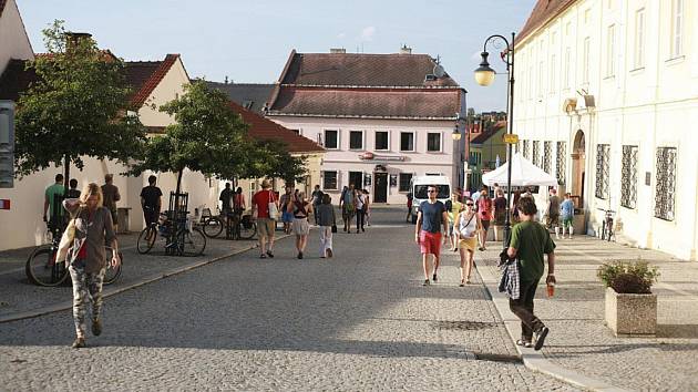 Jak se změnila židovská čtvrť za posledních zhruba sto let? To už zanedlouho zjistí Boskovičtí. Město totiž vydá stolní kalendář na příští rok, který bude mapovat proměnu této historické lokality.