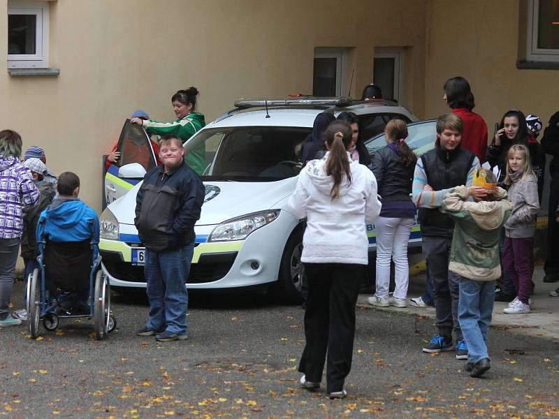 Závod v přespolním běhu pro zdravotně postiženou mládež pořádala podruhé v řadě Mateřská škola, Základní škola a Praktická škola Boskovice.