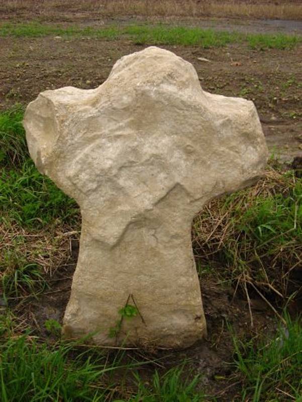 V obci Polná na Jihlavsku je několik smírčích křížů a kamenů. Dva z nich stály u tamního rybníka, který je v současnosti již zasypán.