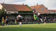 Fotbalisté Ráječka porazili v prvním kole krajského přeboru Bzenec 3:1.